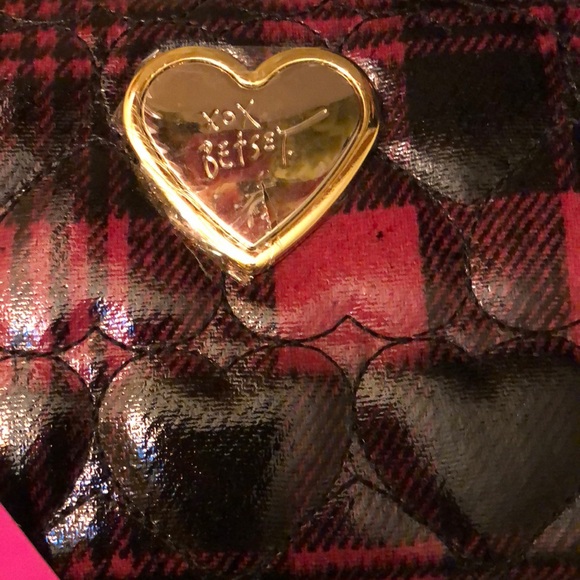 COPY - 🖤NWT BETSEY JOHNSON HEART ZIP AROUND WALLET🖤 - Picture 2 of 7